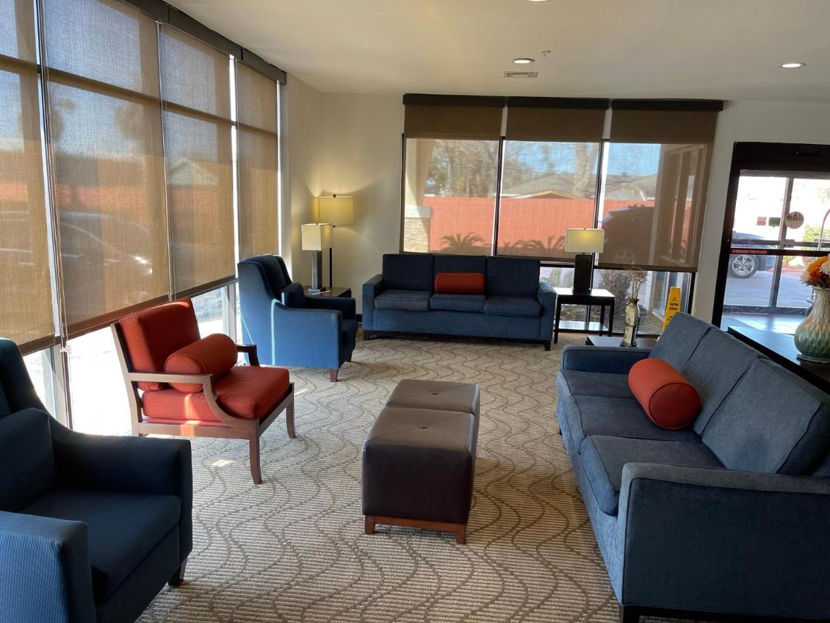 Comfort Suites Лейк-Чарлз Екстер'єр фото