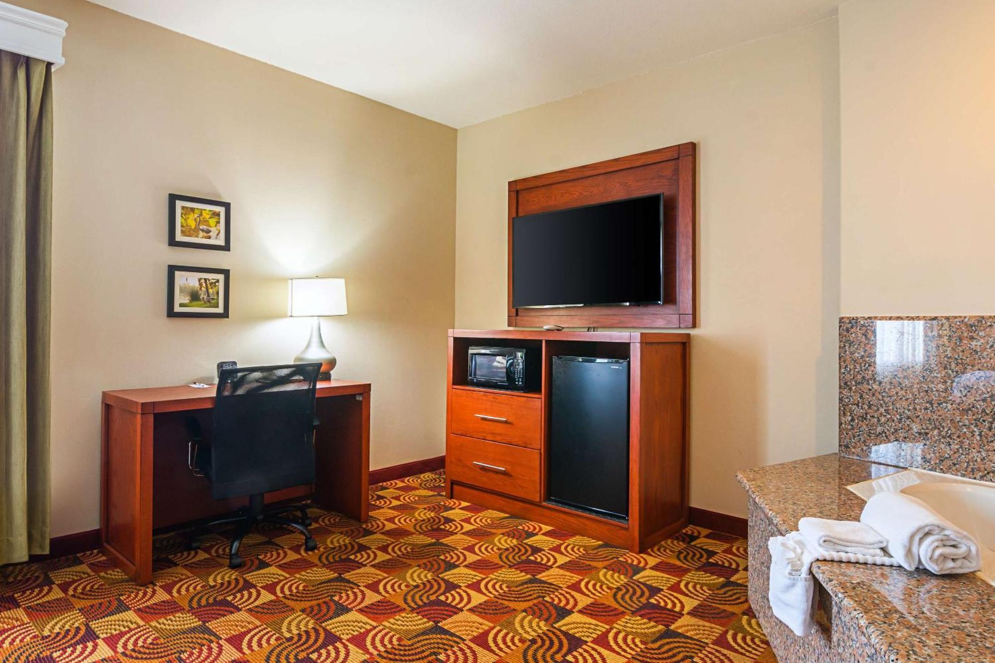 Comfort Suites Лейк-Чарлз Екстер'єр фото